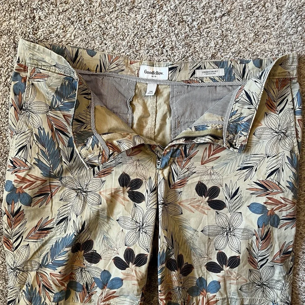 Goodfellow Mens Linden Short Sz.32x8/Biege/Floral Print/Flat Front/Casual-Chino